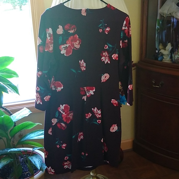 Dress - Picture 4 of 4